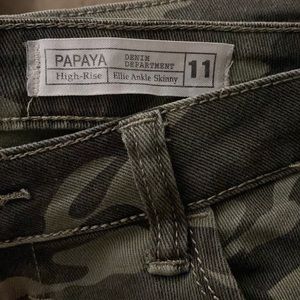 Size 11 camo high-rise ankle skinny jeans from Papaya